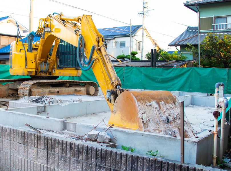 解体するときの基礎とは？ 家の土台がわかる方法をお伝えします | 「よく働く」東京の解体工事会社マトイ