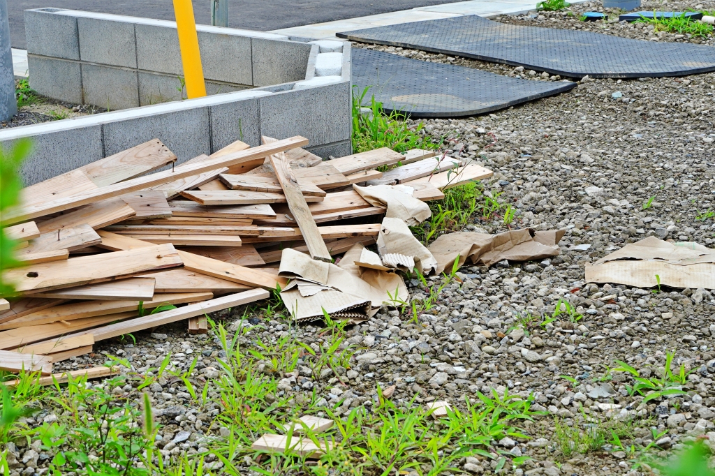 廃材とはなんのこと？ 廃材の区分やゴミの行方について | 「よく働く」東京の解体工事会社マトイ